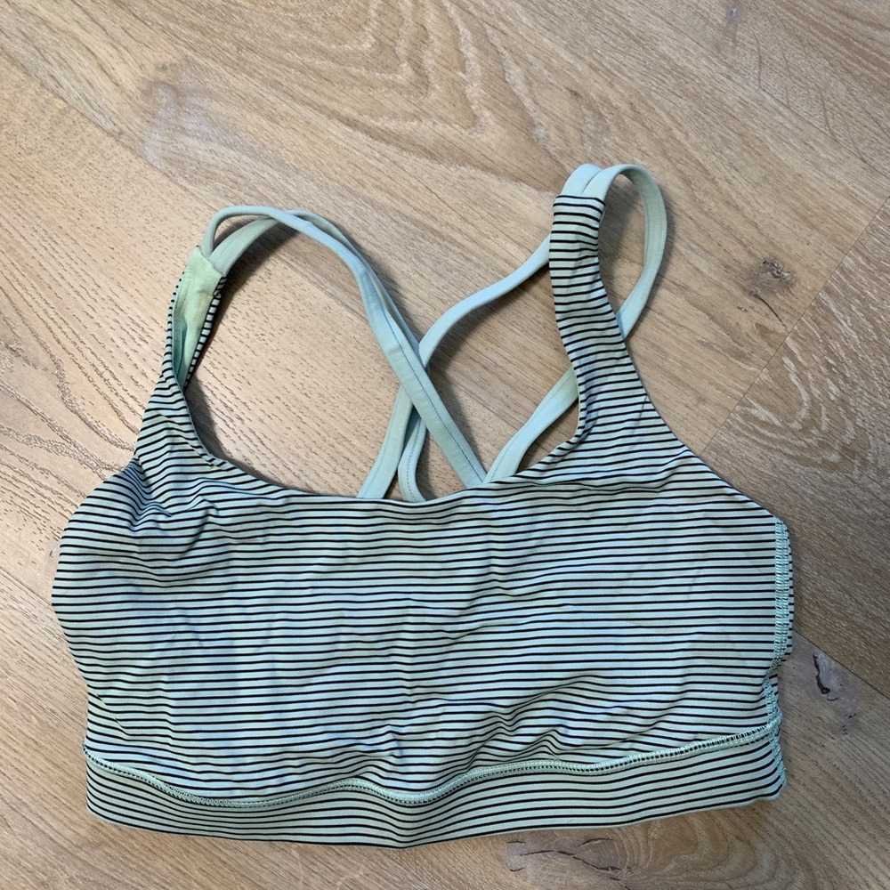 Lululemon sports bra